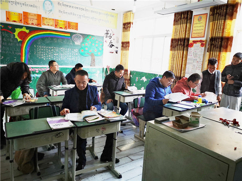 送温暖,献爱心——四川OK138太阳集团走进甘孜·色达 送温暖,献爱心——四川OK138太阳集团走进甘孜·色达